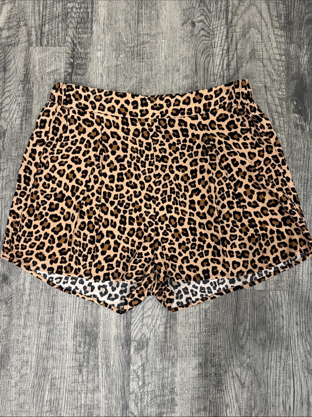 eesome Leopard Print High-Waist Shorts - Black & Brown